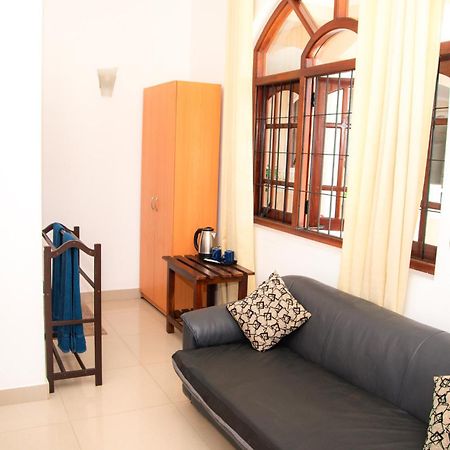 Angel Inn Guest House เนกอมโบ ภายนอก รูปภาพ