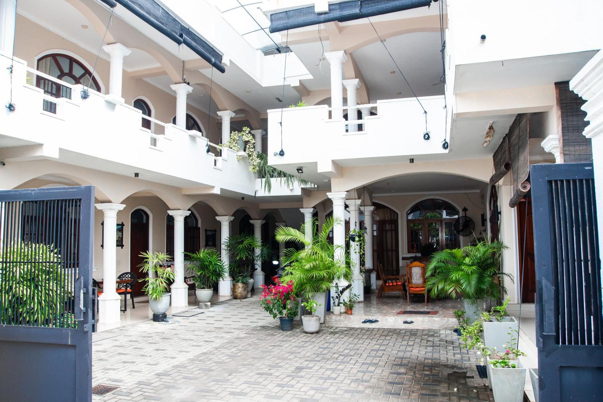 Angel Inn Guest House เนกอมโบ ภายนอก รูปภาพ