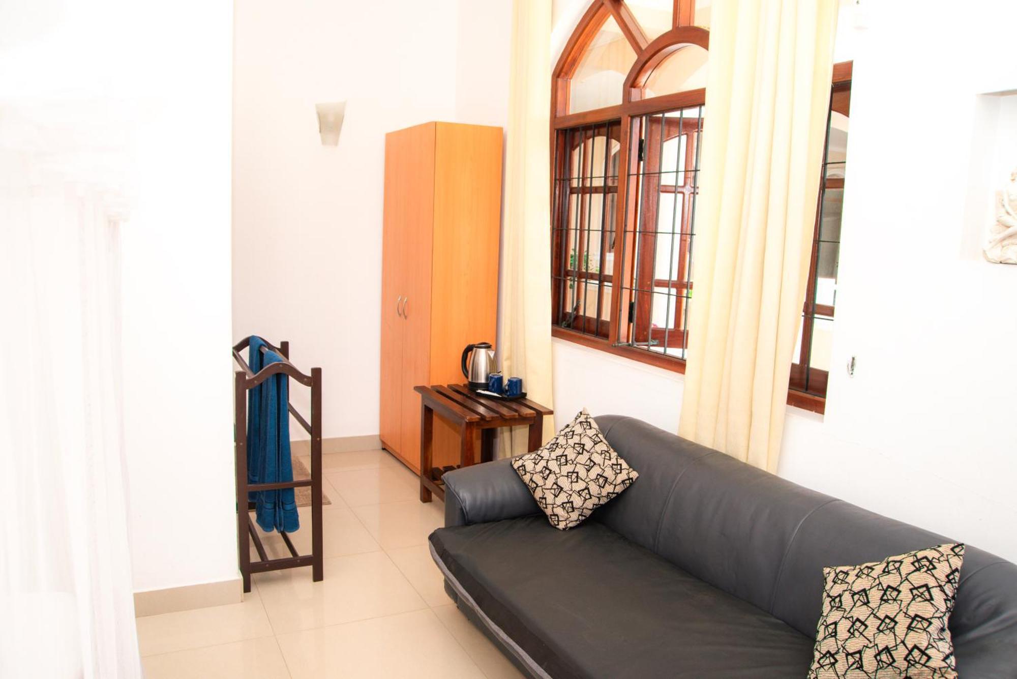 Angel Inn Guest House เนกอมโบ ภายนอก รูปภาพ